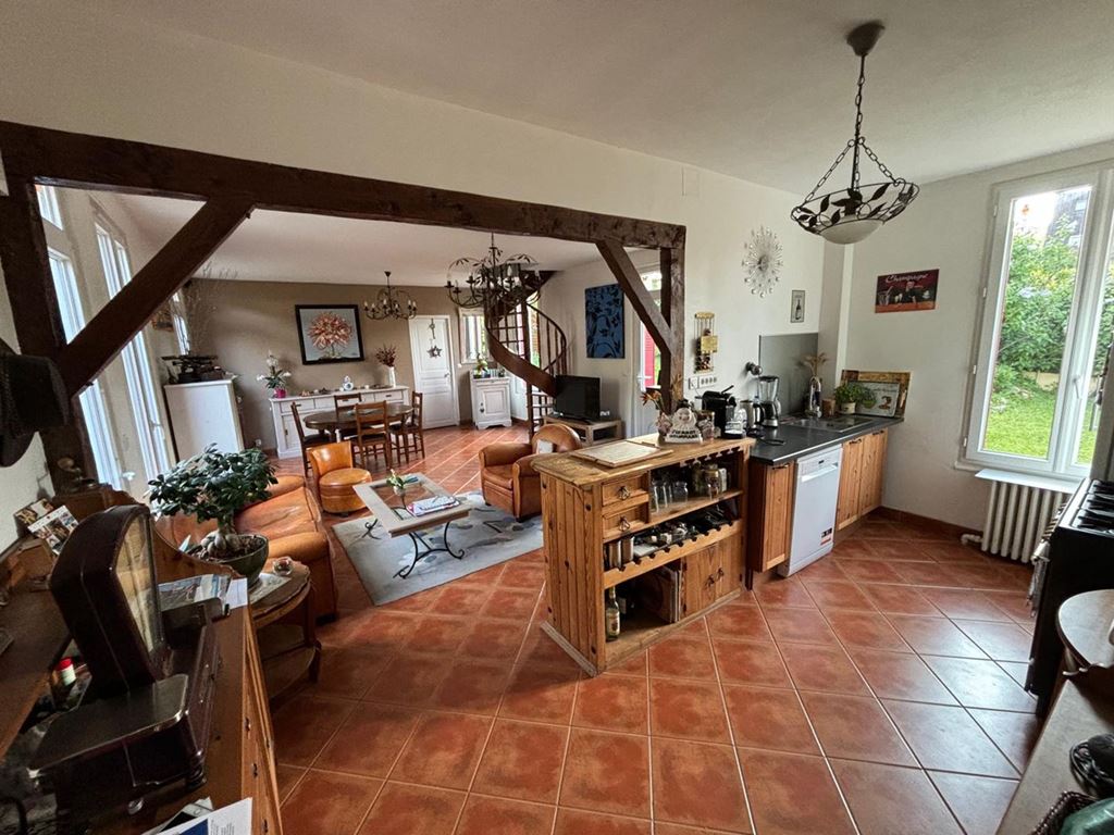 Maison 384 900 €