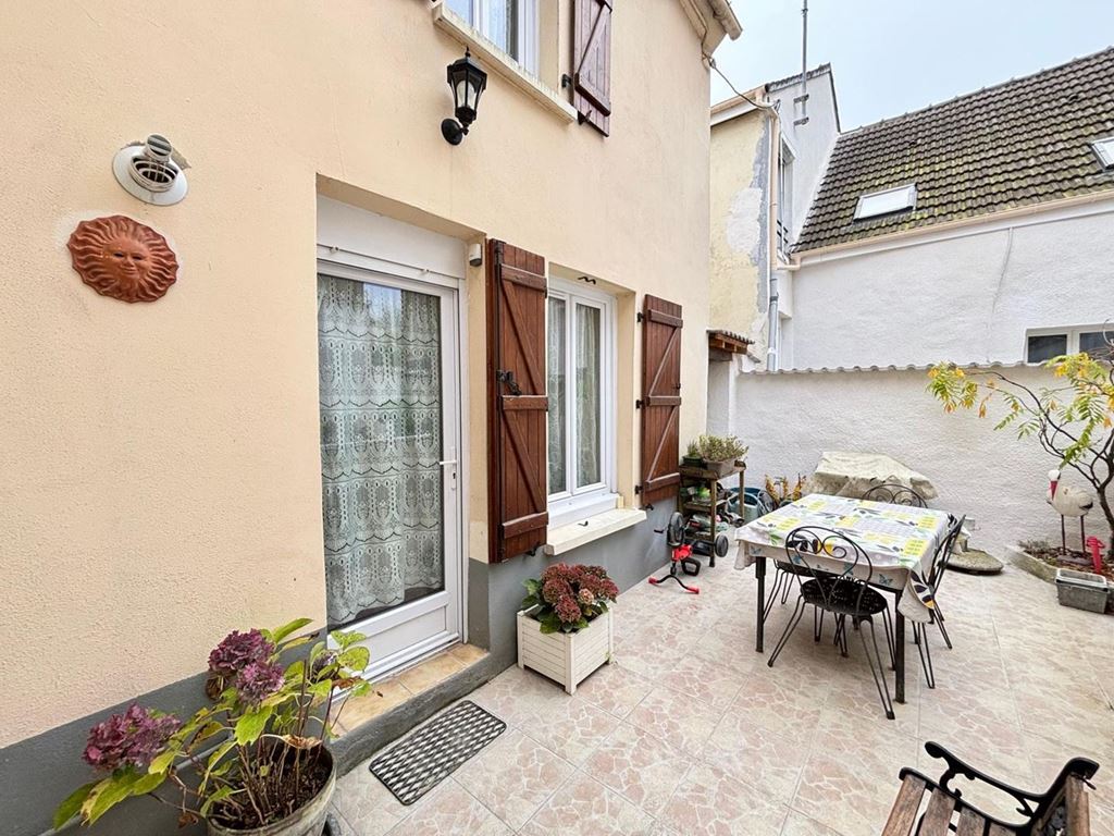 Maison 274 900 €